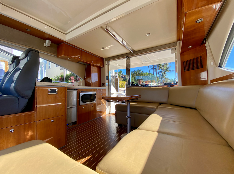 55' Riviera Luxury Yacht Hollywood